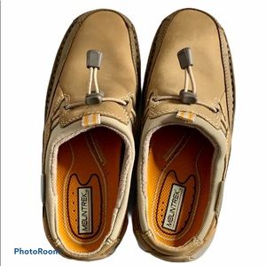 Mountrek SlipOn Leather Toggle Front Shoe 6M